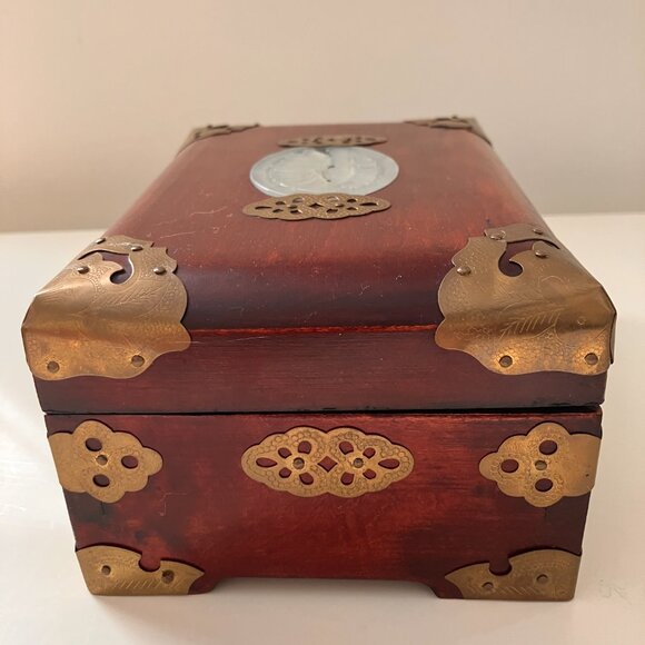 Vintage Chinoiserie Rosewood Jewelry Box with Jade Insert - Picture 6 of 11